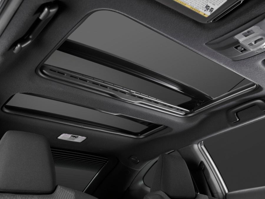 Детали интерьера Scion tC 2011 года  (фото 46 из 68)